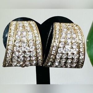Heidi Daus CLIP ON 🆕 “Say It With Style”  crystals half hoop Earrings